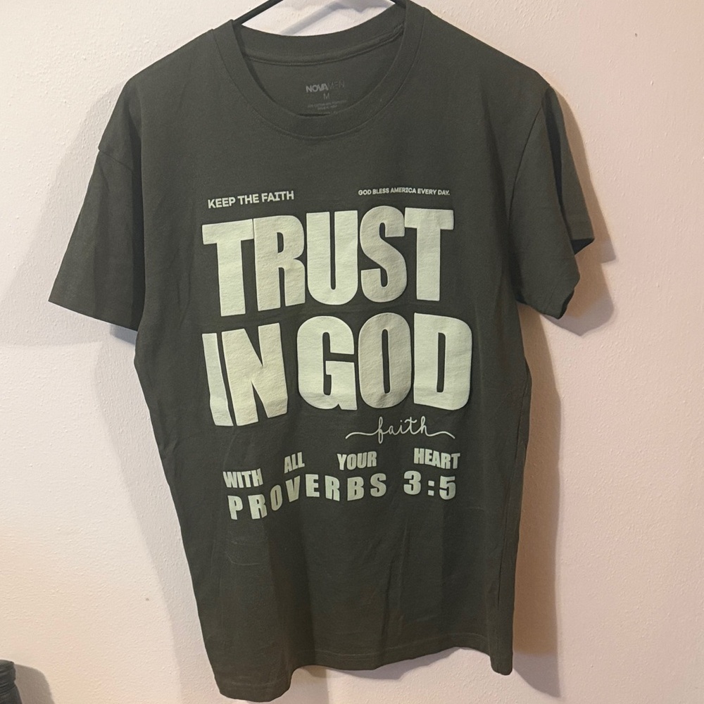 Trust in God- Proverbs 3:5 Green Graphic T-Shirt- puff print NWOT